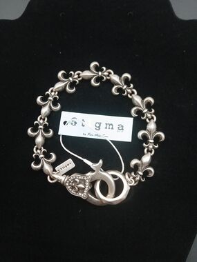 Sigma Silver Tone Fleur-de-lis link Bracelet Unisex Fashion Jewelry